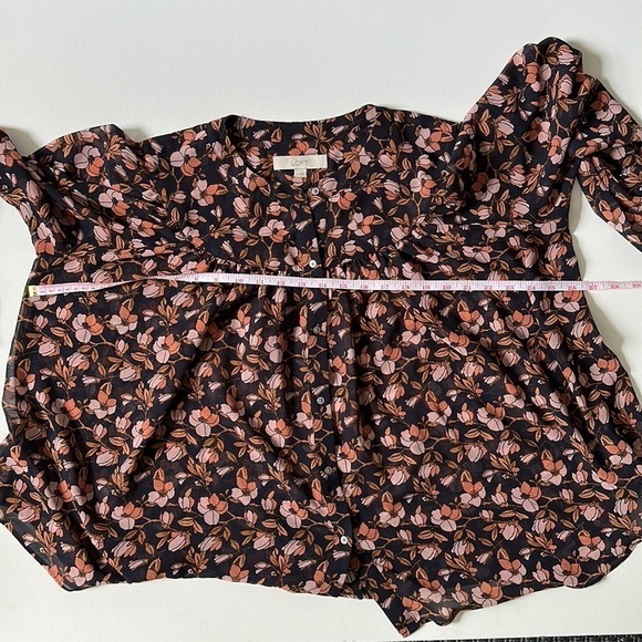 LOFT floral wide balloon sleeved blouse size M - Picture 13 of 13
